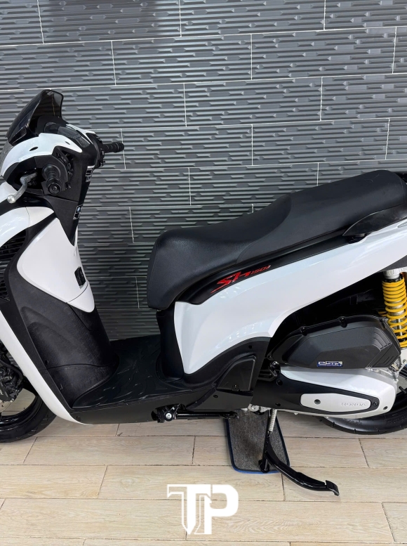 SH 150 2022 úp áo Ý bs 25271