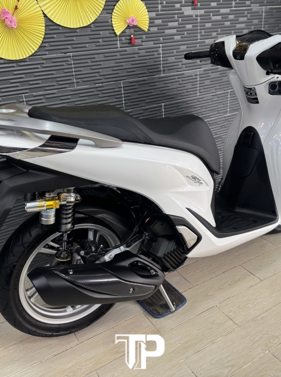 Honda SH125 date 2025 Trắng Bstp hàng bỏ mẫu