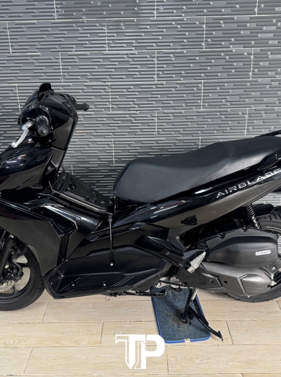 Honda AB125 date 2022 Đen Bóng bstp