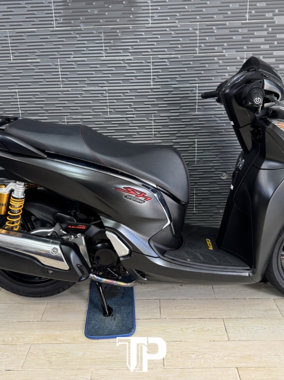 SH 300i Date 2017 Đen Nhám Bstp