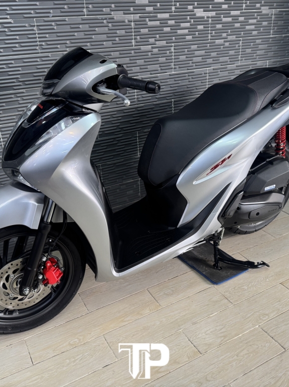 Honda SH125 date 2022 Trắng Đen Biển Tphcm