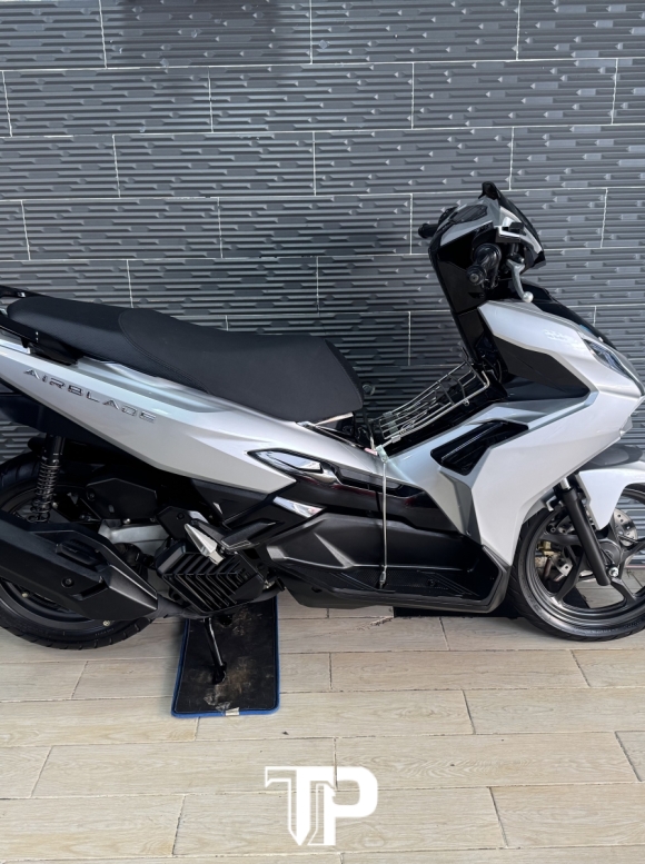Honda AB 160 date 2022 Bạc Đen Bstp