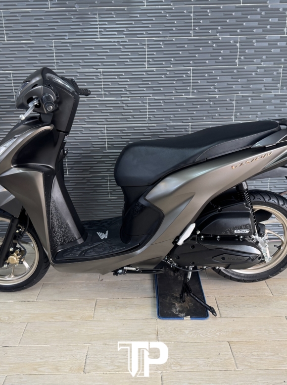 Honda Vision Nâu Vàng bản đặt biệt