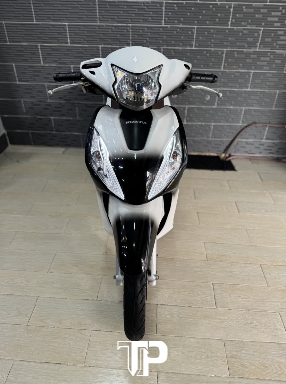 Honda Vision 2024 Trắng Đen Bstp