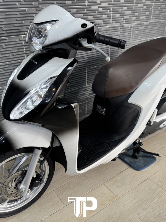 Honda Vision 2024 Trắng Đen Bstp