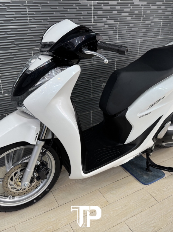 SH160 date 2025 abs Trắng Panda New 99.9%