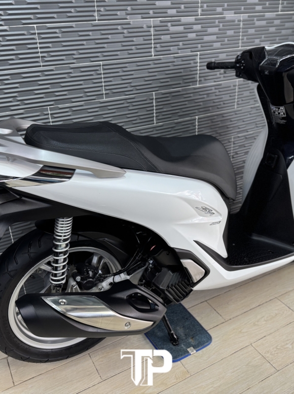 SH160 date 2025 abs Trắng Panda New 99.9%