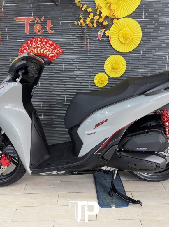 Honda SH160 Xám Xi măng 2025 