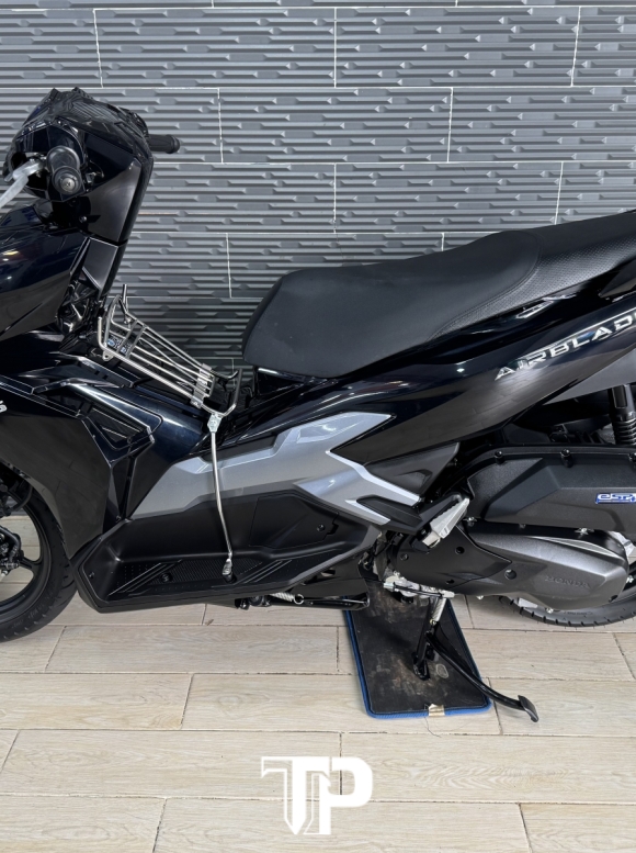 Honda AB125 date 2025 Đen Bóng hàng bỏ mẫu 