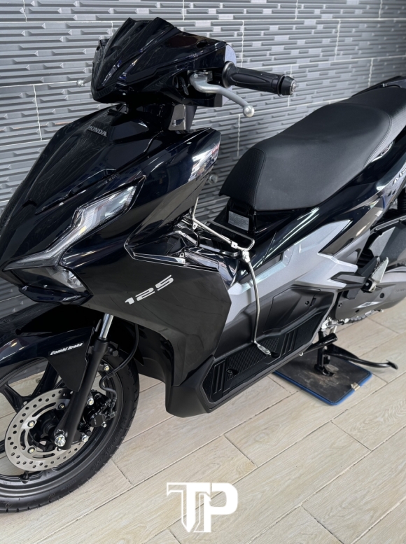 Honda AB125 date 2025 Đen Bóng hàng bỏ mẫu 