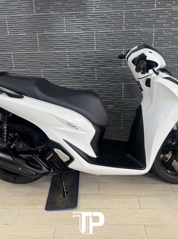 Honda SH150 date 2021 Trắng Đen Sporty Bs Sài Gòn