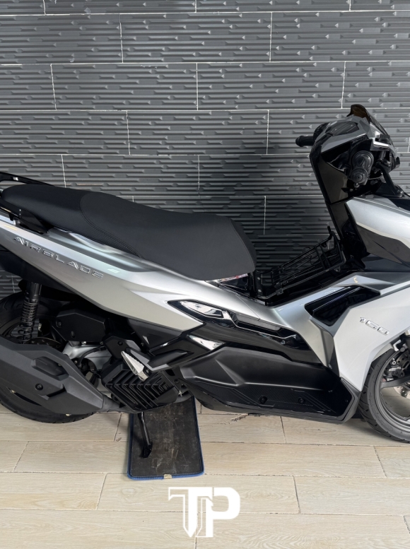 Honda AB160 - 4val Bạc Đen Porsche Bstp