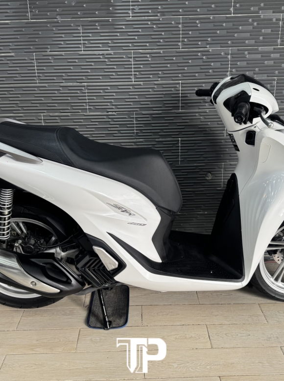 Honda SH160 date 2024 Trắng Bs Sài Gòn
