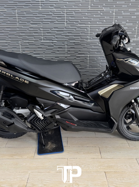 Honda AB125 - 4val Đen Nhám Tem Vàng Siêu lước 