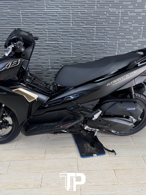 Honda AB125 - 4val Đen Nhám Tem Vàng Siêu lước 