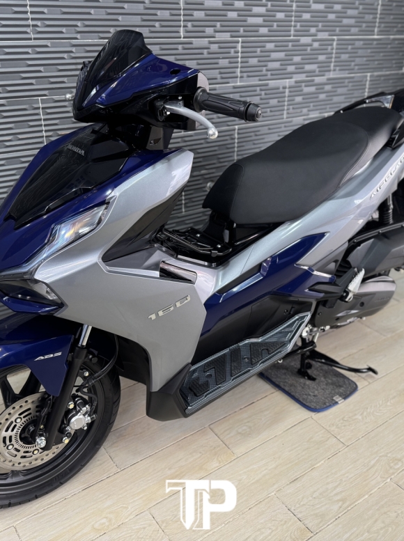 AB160 xanh Bạc 2024