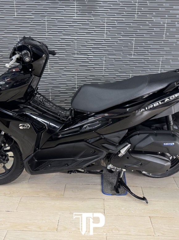 Honda AB125 date 2022 4val Đen Bóng Bstp