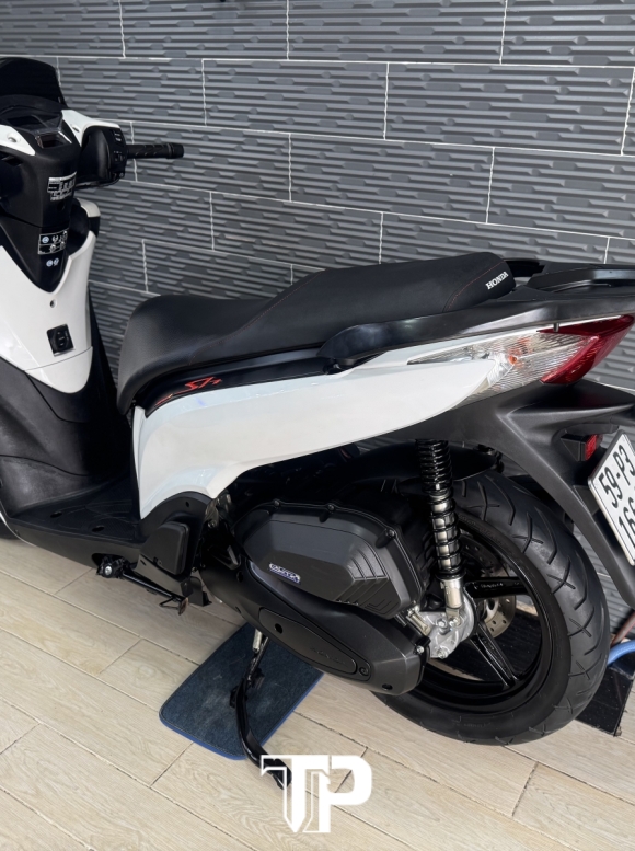 Honda SH150 abs 2021 Úp Ý Trắng Sporty